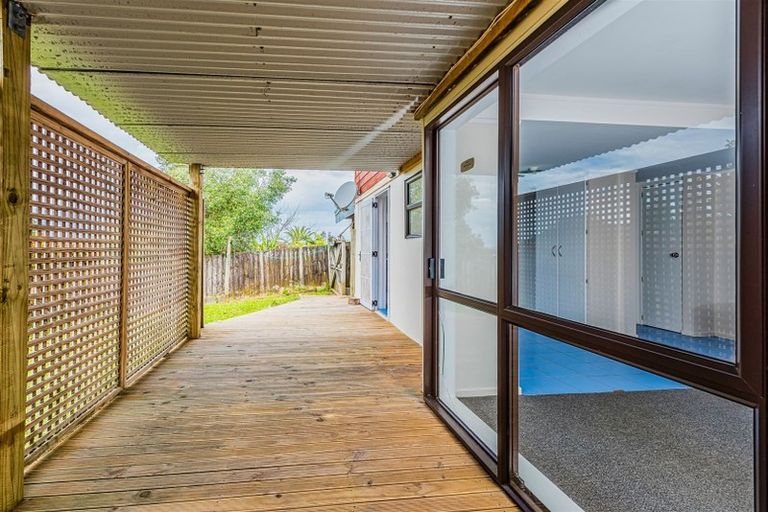 Photo of property in 15 Clearview Heights, Ranui, Auckland, 0612