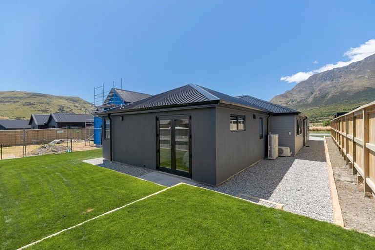 Photo of property in 21 Bannister Street, Jacks Point, Queenstown, 9371