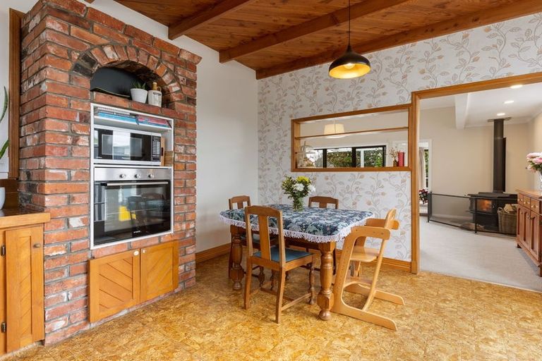 Photo of property in 3 Hawea Street, Merrilands, New Plymouth, 4312