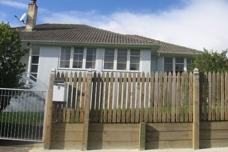 Photo of property in 1 Gear Terrace, Ranui, Porirua, 5024