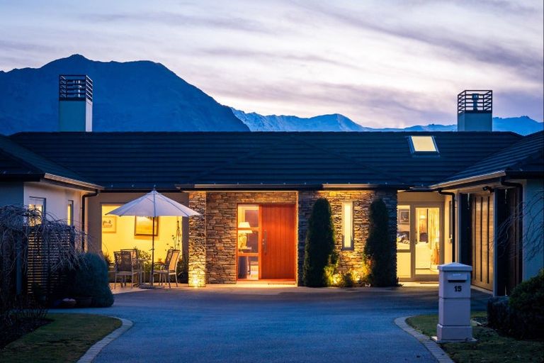 Photo of property in 15 Valley Crescent, Wanaka, 9305
