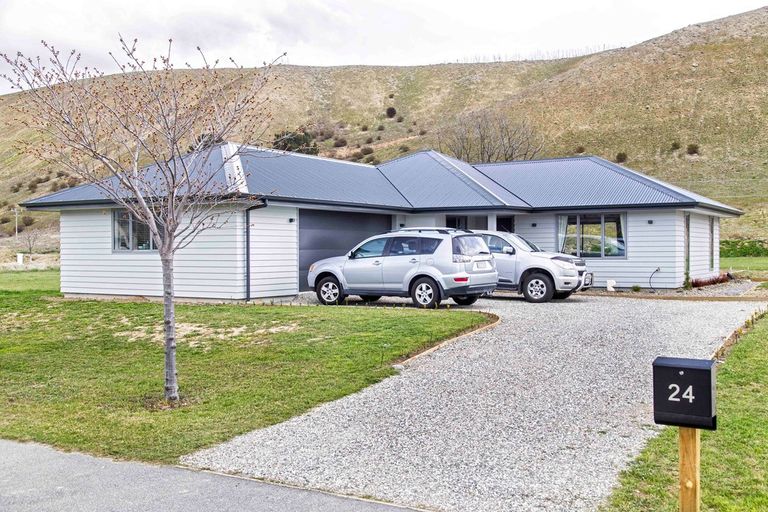 Photo of property in 24 Perriam Place, Mount Pisa, Cromwell, 9383