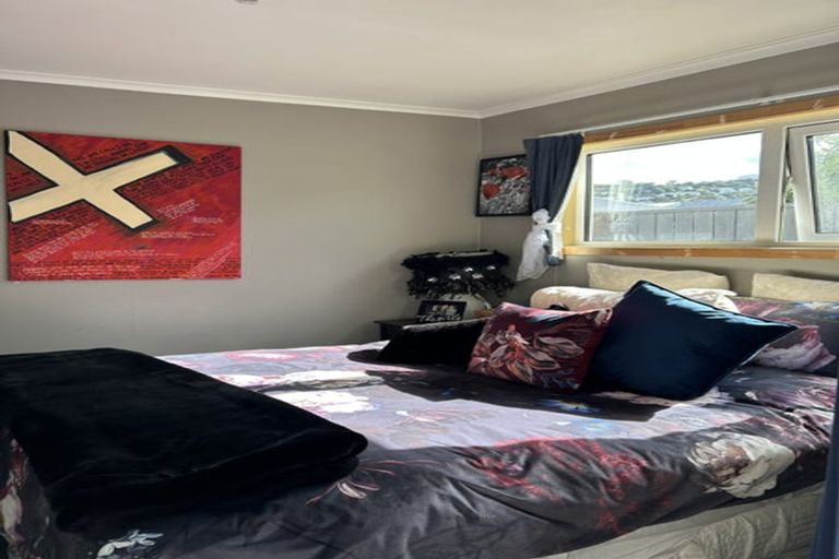 Photo of property in 207 Onepu Road, Lyall Bay, Wellington, 6022