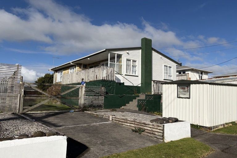 Photo of property in 5 Raleigh Street, Vogeltown, New Plymouth, 4310