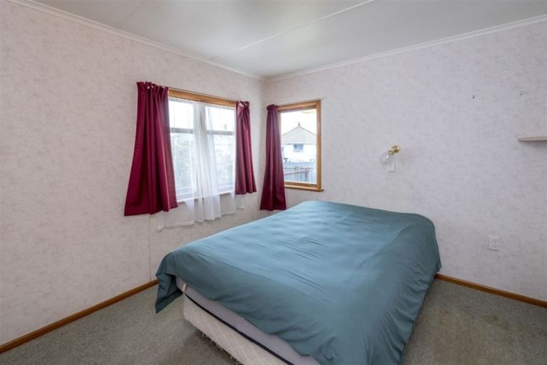 Photo of property in 9 Iti Street, Otaki, 5512