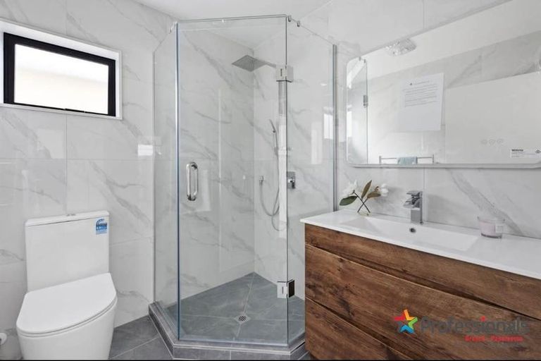 Photo of property in 70c Cargill Street, Papakura, 2110