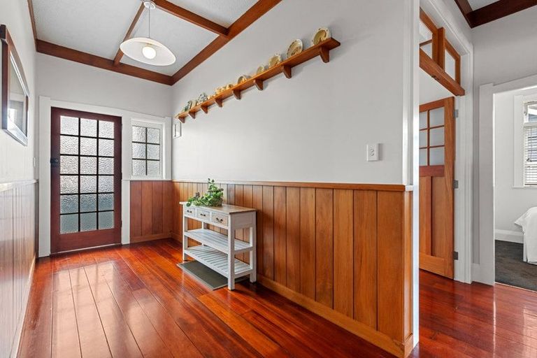 Photo of property in 24 Norwood Road, Bayswater, Auckland, 0622