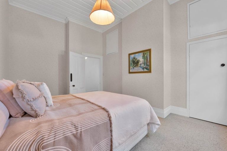 Photo of property in 568 South Road, Omata, New Plymouth, 4374