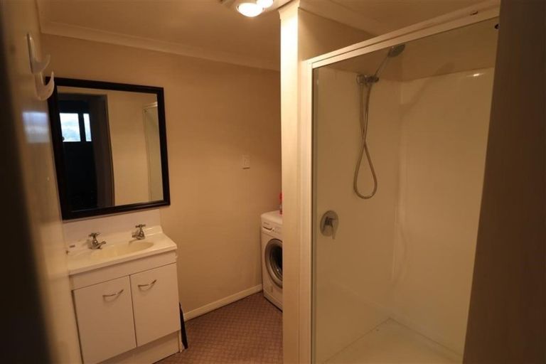 Photo of property in 32 Castle Crescent, Stokes Valley, Lower Hutt, 5019