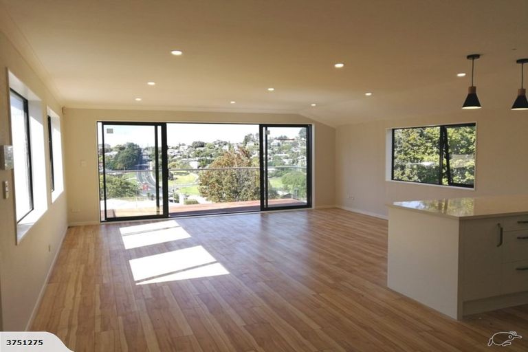 Photo of property in 6a Wiriana Place, Stanmore Bay, Whangaparaoa, 0932