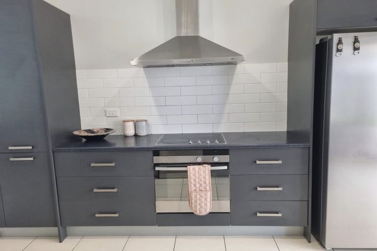 Photo of property in 1/458 Great South Road, Opaheke, Papakura, 2113