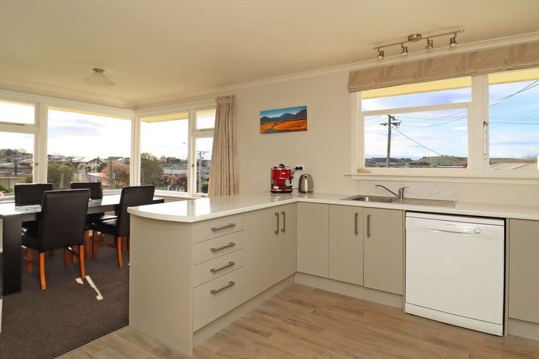 Photo of property in 28 Glendale Crescent, Holmes Hill, Oamaru, 9401