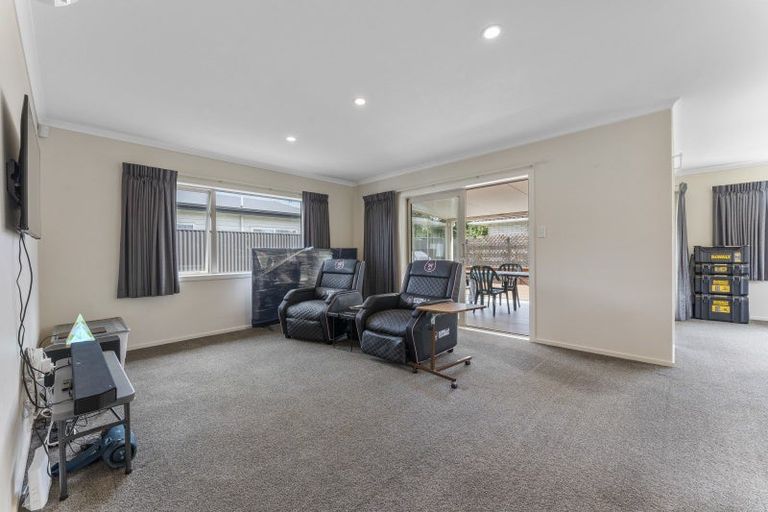 Photo of property in 23 Bowen Street, Woodville, 4920