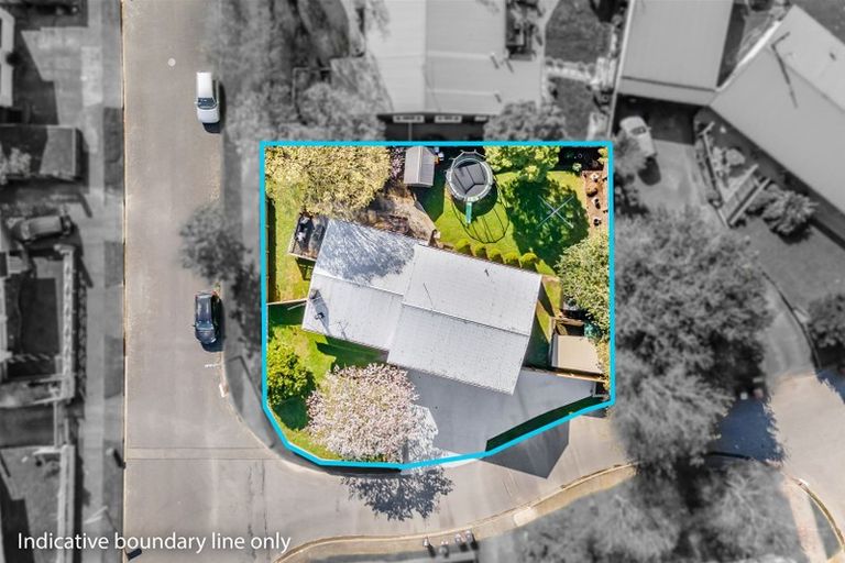 Photo of property in 1 Riverlea Way, Totara Park, Upper Hutt, 5018