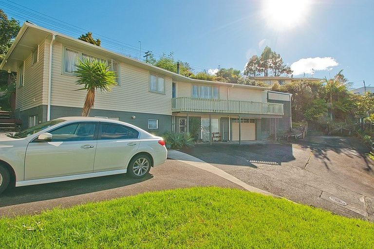 Photo of property in 16 Cypress Place, Sunnynook, Auckland, 0620