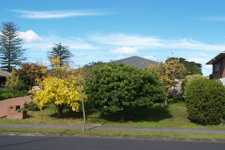 Photo of property in 12 Summermist Drive, Northpark, Auckland, 2013