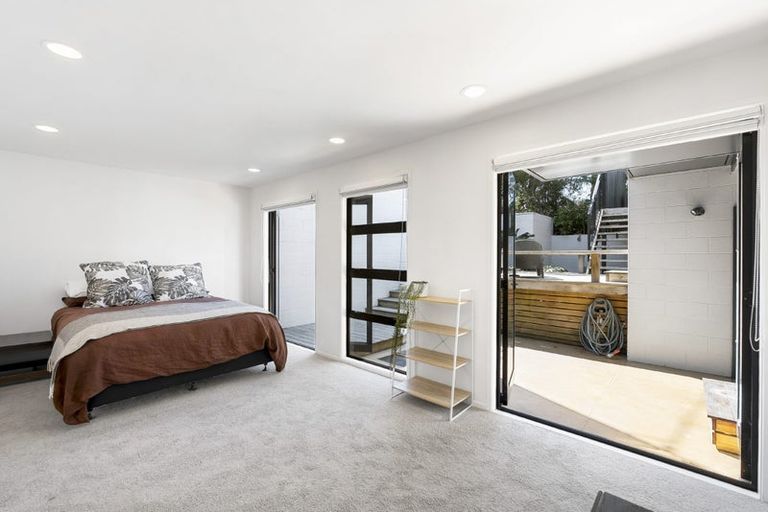 Photo of property in 2/86 Seaview Road, Castor Bay, Auckland, 0620