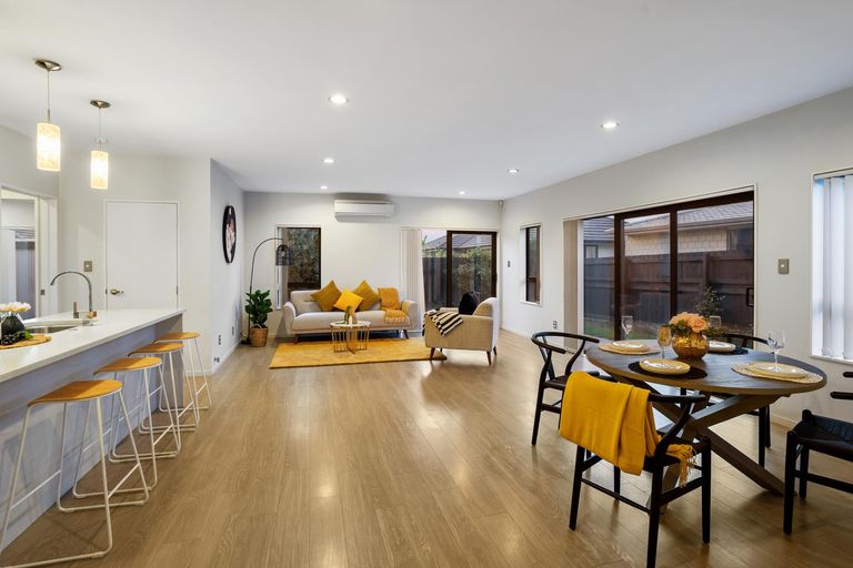 Photo of property in 16 Dalray Avenue, Takanini, 2112