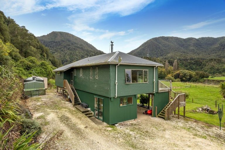 Photo of property in 790 Four Rivers Highway, Murchison, 7077