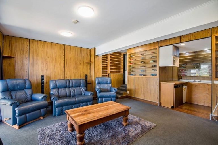 Photo of property in 45 Turville Crescent, Newlands, Wellington, 6037