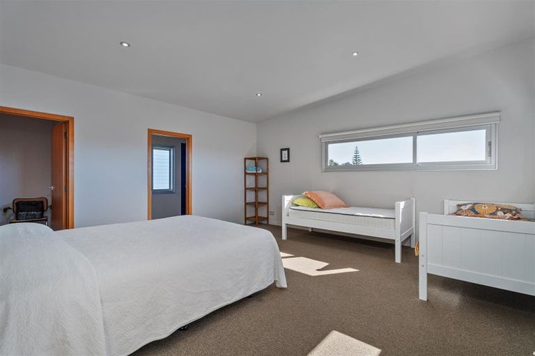 Photo of property in 111 Kauri Crescent, Matarangi, Whitianga, 3592