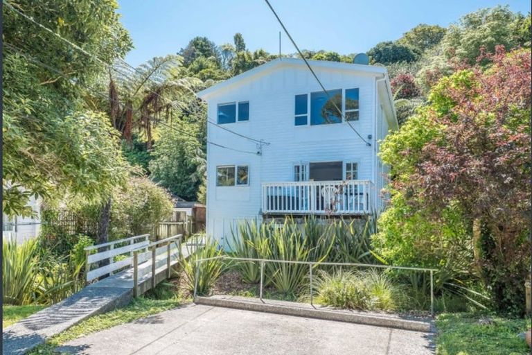 Photo of property in 30a Friend Street, Karori, Wellington, 6012