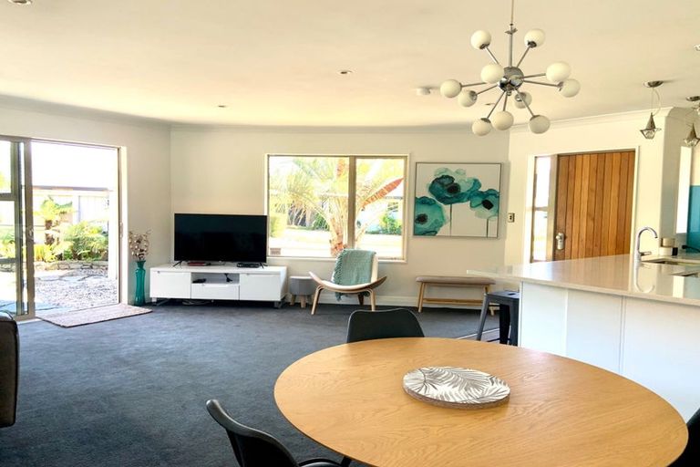 Photo of property in 11 Romar Lane, Heathcote Valley, Christchurch, 8022