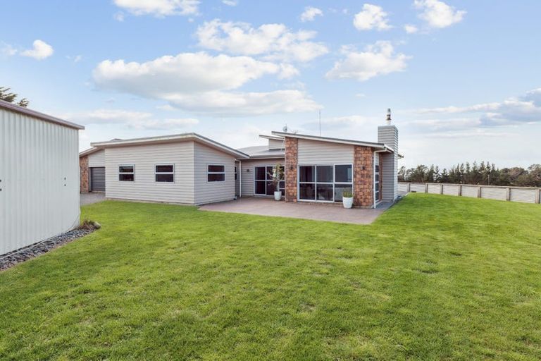 Photo of property in 1375 Carrington Road, Hurworth, New Plymouth, 4371