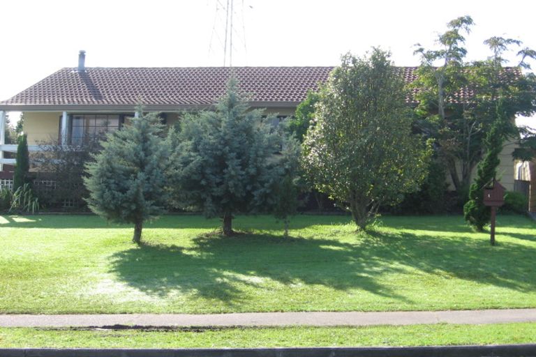 Photo of property in 1 Leven Lane, Totara Heights, Auckland, 2105