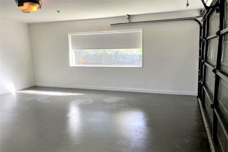 Photo of property in 2 Cyclamen Road, Mangere, Auckland, 2022