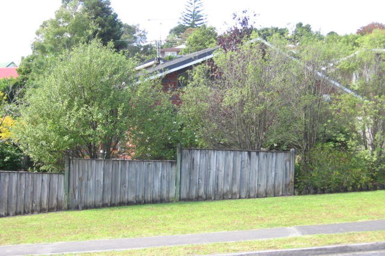 Photo of property in 2/29 Weetman Drive, Browns Bay, Auckland, 0630