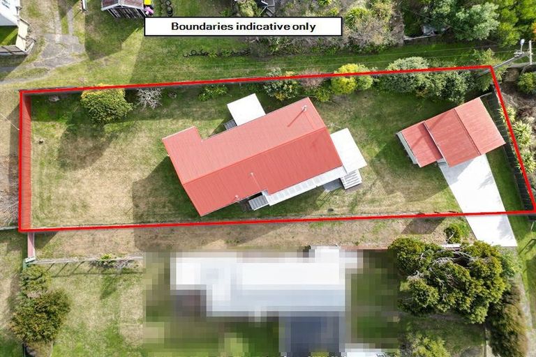 Photo of property in 24 Hall Place, Foxton Beach, Foxton, 4815