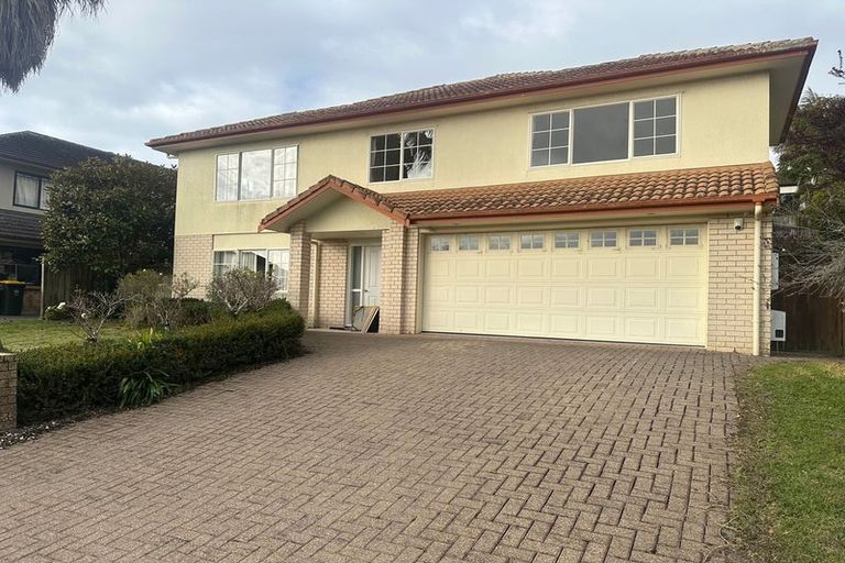 Photo of property in 26 Delmont Close, East Tamaki Heights, Auckland, 2016