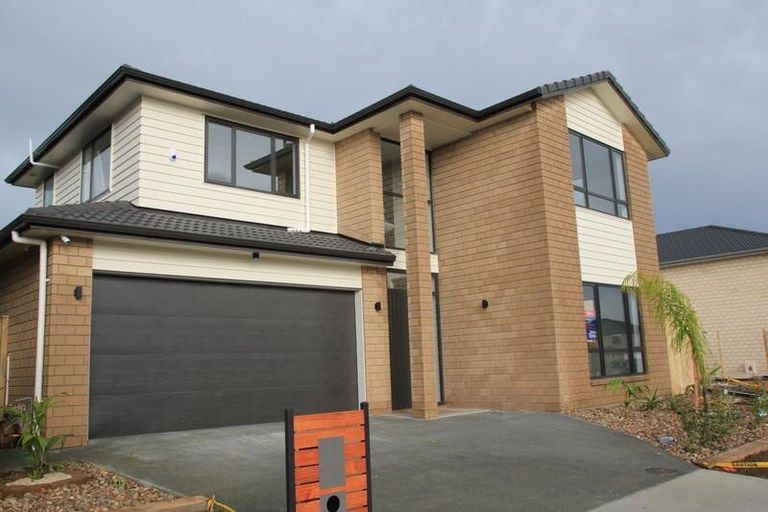 Photo of property in 16 Ballindrait Drive, Flat Bush, Auckland, 2019