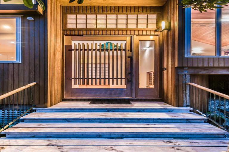 Photo of property in 412 Scenic Drive, Waiatarua, Auckland, 0612