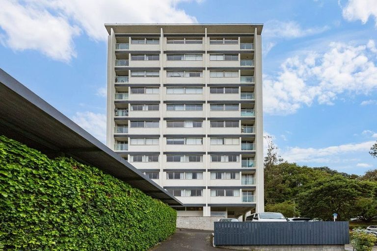 Photo of property in Grosvenor Flats, 19 Cottleville Terrace, Thorndon, Wellington, 6011