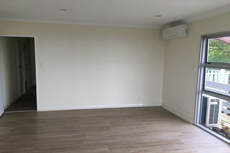 Photo of property in 21 Houghton Bay Road, Houghton Bay, Wellington, 6023