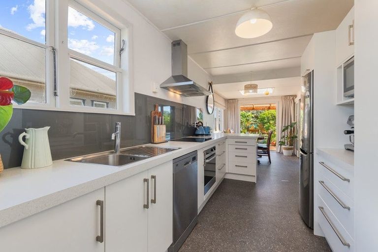 Photo of property in 137 Rangiora Avenue, Roslyn, Palmerston North, 4414