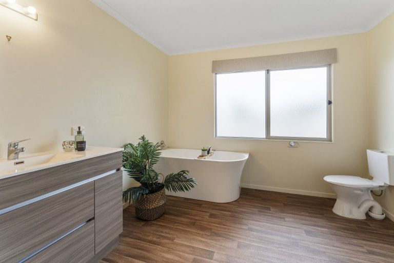 Photo of property in 12 Dal Din Drive, Otaki, 5512