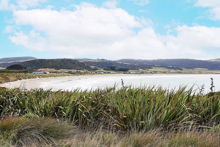 Photo of property in 491 Waikawa-curio Bay Road, Curio Bay, Tokanui, 9884