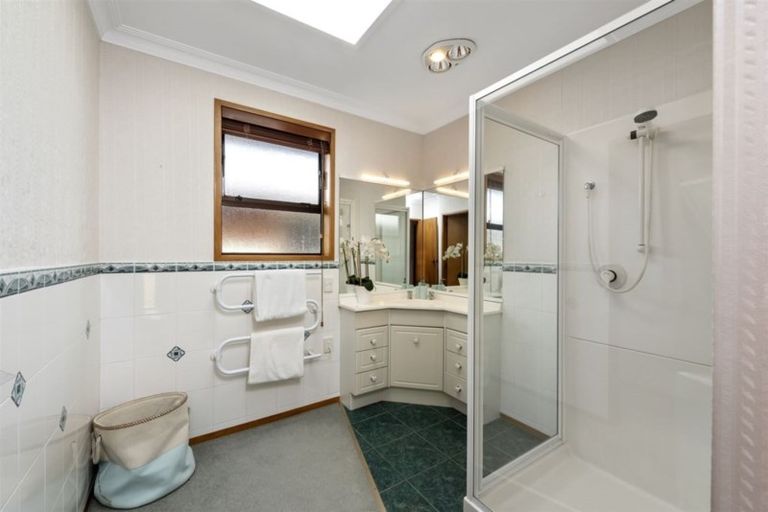 Photo of property in 39 Pitau Road, Mount Maunganui, 3116