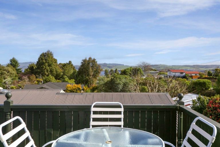 Photo of property in 7 Titoki Avenue, Waipahihi, Taupo, 3330