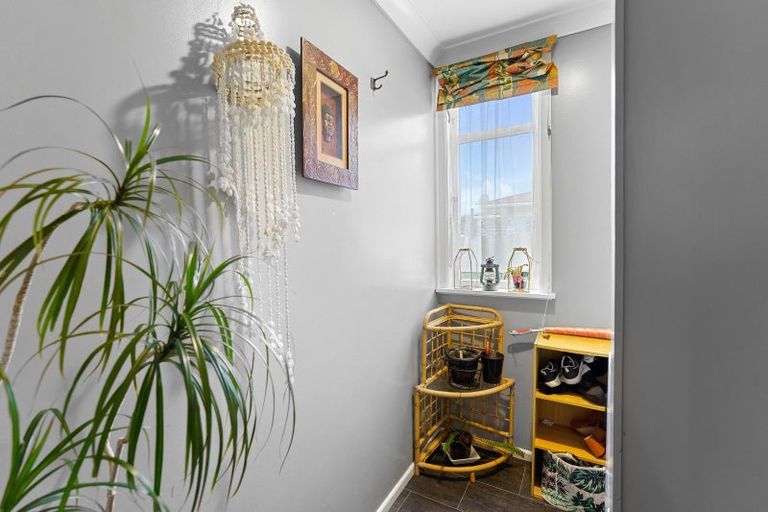 Photo of property in 38 Kirk Street, Otaki, 5512