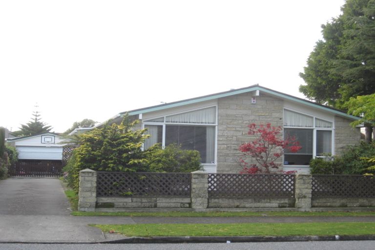 Photo of property in 5 Waddington Drive, Naenae, Lower Hutt, 5011