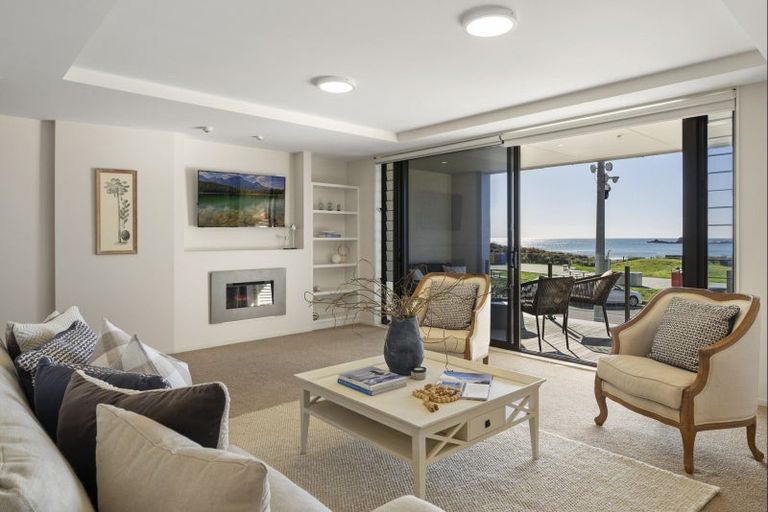Photo of property in Vivaldi Apartments, 10/48 Marine Parade, Mount Maunganui, 3116