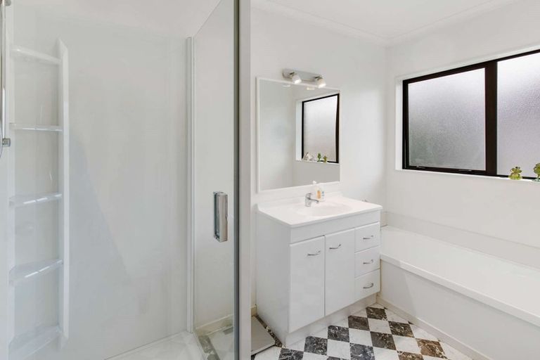 Photo of property in 8 Celtic Court, Roslyn, Palmerston North, 4414