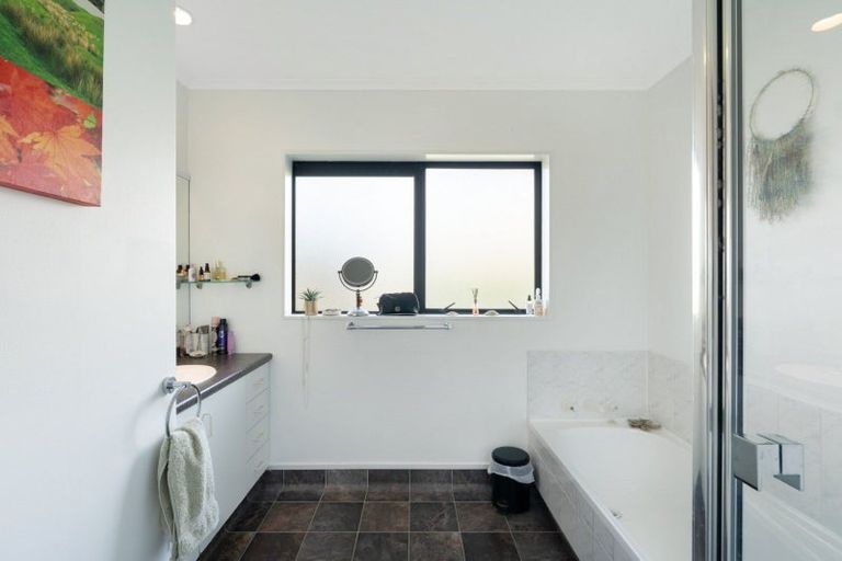 Photo of property in 4 Verbena Glen, Mount Maunganui, 3116