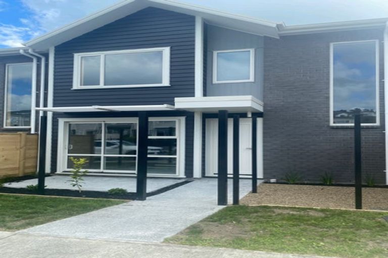 Photo of property in 44 Karepiro Drive, Stanmore Bay, Whangaparaoa, 0932