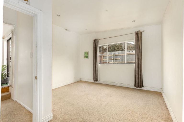 Photo of property in 12 Mahana Road, Paraparaumu Beach, Paraparaumu, 5032