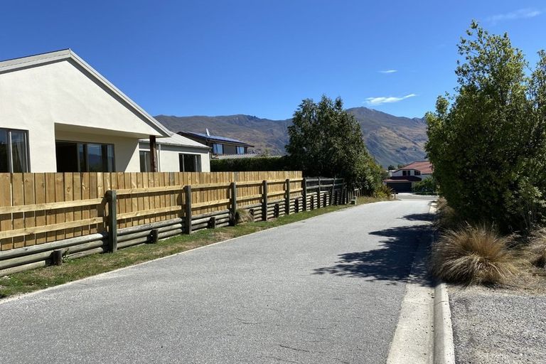 Photo of property in 81a Kings Drive, Wanaka, 9305